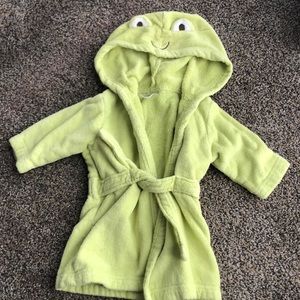 Robe worn twice 0-9 months